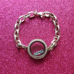 Origami Owl locket bracelet w/ "MOM" charm